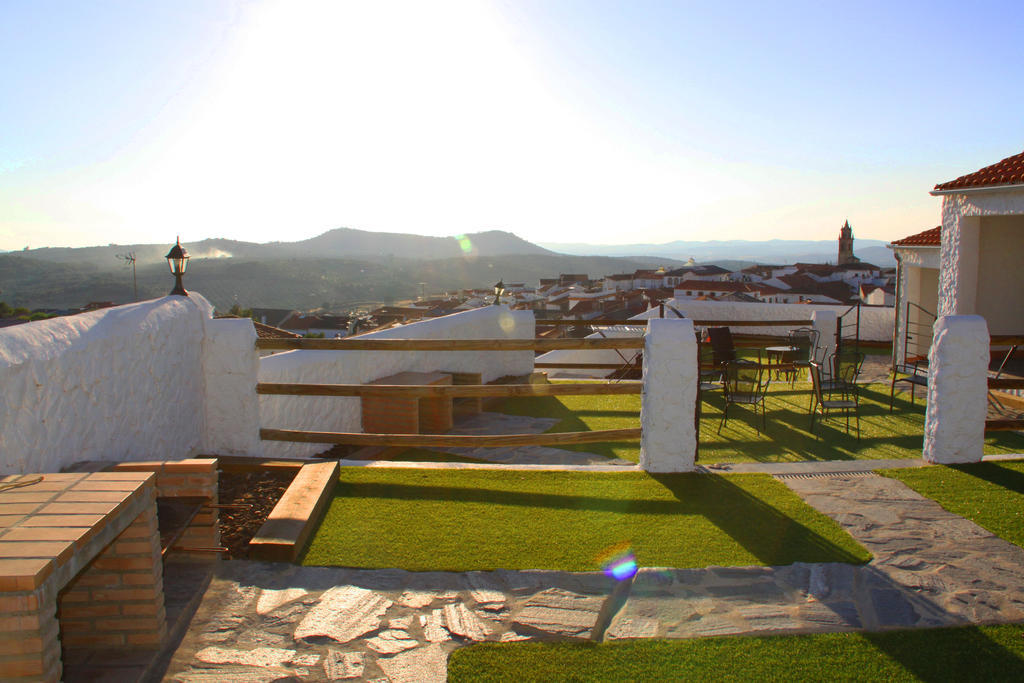 Mirador De Fuentes Guest House Fuentes De Leon Exterior photo