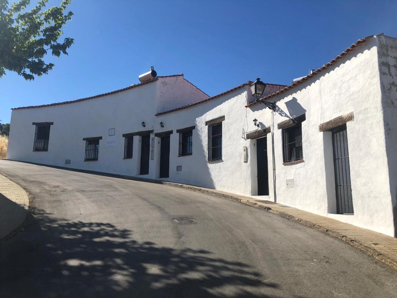 Mirador De Fuentes Guest House Fuentes De Leon Exterior photo