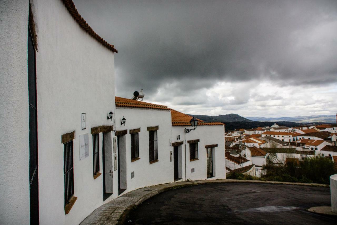 Mirador De Fuentes Guest House Fuentes De Leon Exterior photo