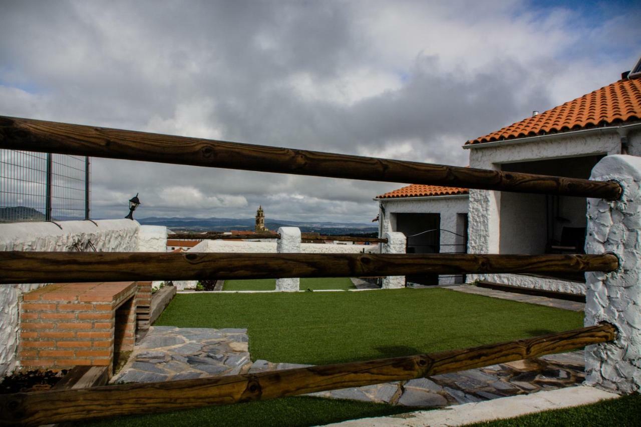 Mirador De Fuentes Guest House Fuentes De Leon Exterior photo